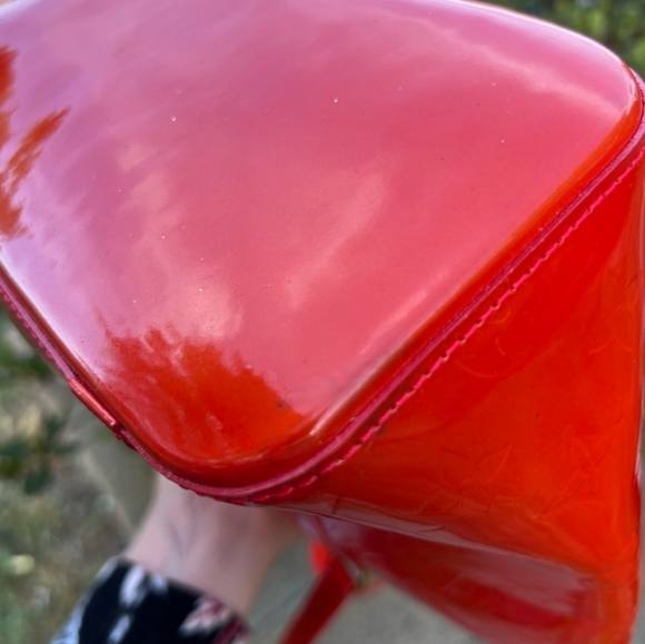 Louis Vuitton Avalon Rouge Grenadine GM Monogram Vernis Bag - Picture 14 of 17